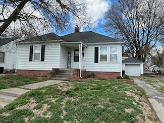 567 W Arrow St, Marshall, MO 65340