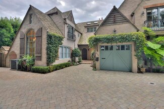 979 Santa Cruz Ave, Menlo Park, CA 94025