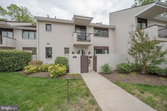10 Brettagne Unit 10, Devon, PA 19333