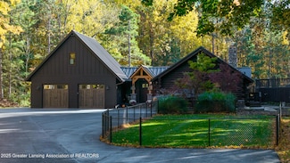 880 Holly Ct, Williamston, MI 48895