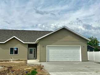 202 Augusta National Blvd, Washington, IA 52353