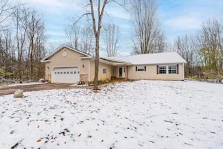 815 7th St, Plainwell, MI 49080
