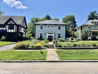 1008 1st Ave E, Oskaloosa, IA 52577