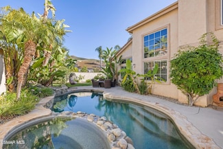 1902 Winterdew Ave, Simi Valley, CA 93065
