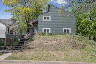 613 Cromwell Ave, Saint Paul, MN 55104