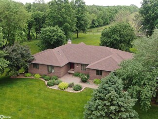 1510 Westwood Dr, Marshalltown, IA 50158