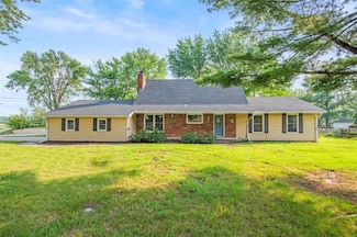 30 Cliff Dr, Buckner, MO 64016