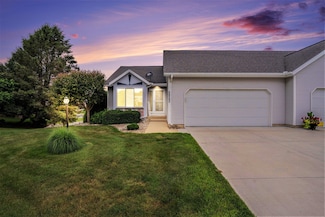 14745 Anchor Ct, Holland, MI 49424
