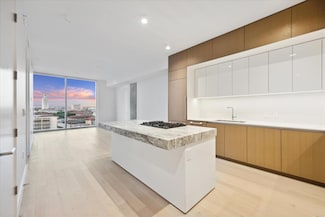 313 W 17th St Unit 1403, Austin, TX 78701