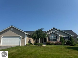 5437 Liberty Dr, Traverse City, MI 49685