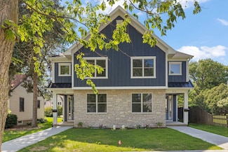 717 N Brainard St, Naperville, IL 60563