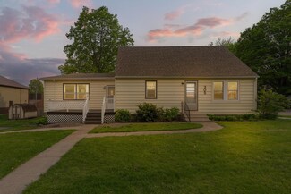 305 7th Ave W, Ellendale, MN 56026