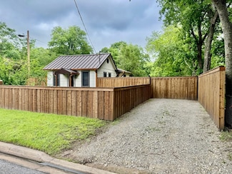 1315 S Rusk St, Sherman, TX 75090