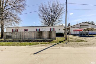 600 Mohawk St, Morrisonville, IL 62546