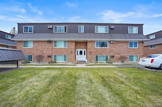 1627 S Riverside Ave, St. Clair, MI 48079