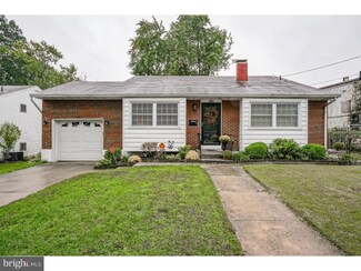 402 E Evesham Ave, Magnolia, NJ 08049