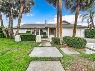 1023 River Oaks Ct, Venice, FL 34293