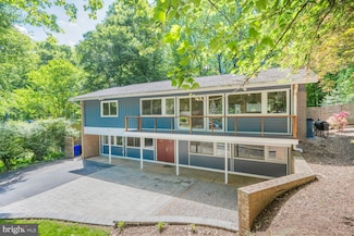 7614 Hamilton Spring Rd, Bethesda, MD 20817