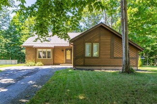7 Pickett Ln, Hilton, NY 14468