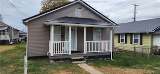 704 7th St, Nitro, WV 25143