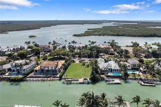 989 Admiralty Parade, Naples, FL 34102