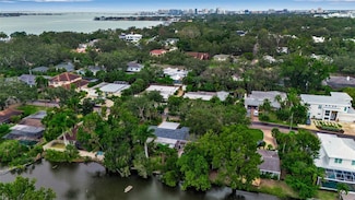 1684 Spring Creek Dr, Sarasota, FL 34239