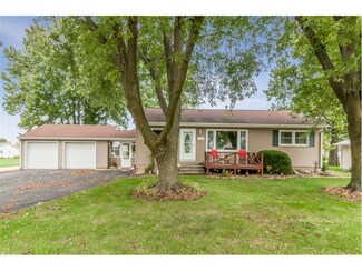500 Freeseway Dr, Robins, IA 52328