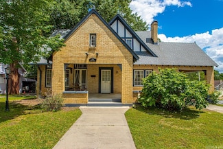 305 N East St, Benton, AR 72015