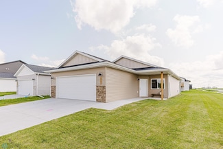 6782 68th St S, Horace, ND 58047