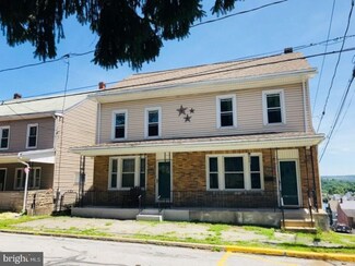 201 Chestnut St, Saint Clair, PA 17970