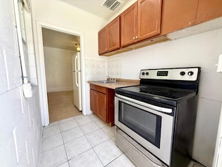 926 33rd St Unit Back, West Palm Beach, FL 33407