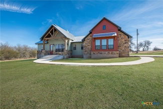 10 Patriot Cir, Luling, TX 78648