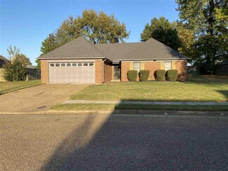 5462 Stephen Forest Rd, Memphis, TN 38141