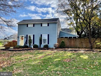 404 Edgewood Dr, Lebanon, PA 17042