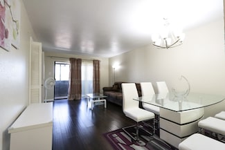 3035 Walnut Bend Ln Unit 33, Houston, TX 77042