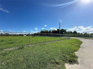 19690 SW 206th St, Miami, FL 33187