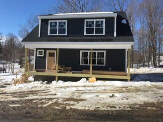 5 Vale St, Merrimac, MA 01860