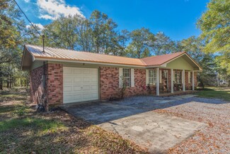 103 Vines Rd, Defuniak Springs, FL 32435