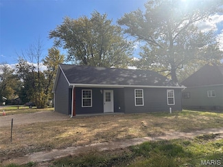 802 W Bland St, Vandalia, MO 63382