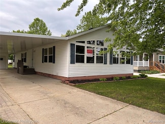 504 Bush Lake Ln, Kimball, MI 48074