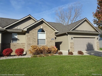 5399 Swan Dr, Burton, MI 48509