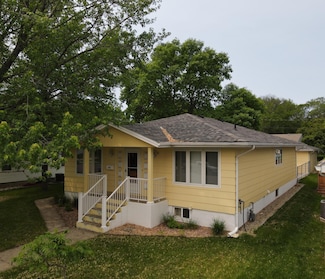 305 S Minnesota St, Mitchell, SD 57301