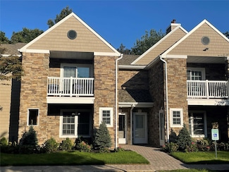 1000 Saddle Rock Rd Unit 1807, Holbrook, NY 11741