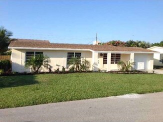 1000 SE 8th Ct, Deerfield Beach, FL 33441