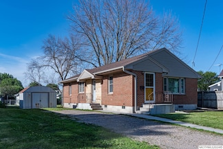 722 6th St SW, Mason City, IA 50401