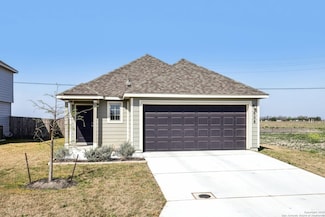 608 Angus Dr, Seguin, TX 78155