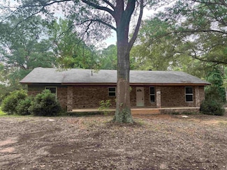 470 Fairview Rd SW, Camden, AR 71701