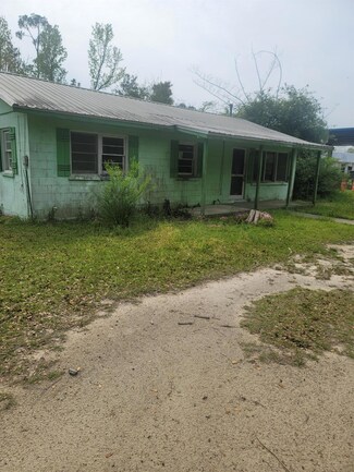 17196 NW Angle St, Blountstown, FL 32424