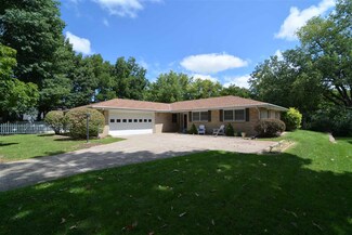 1532 University Dr, Manhattan, KS 66502