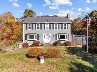 2 Westerly Dr, Buzzards Bay, MA 02532